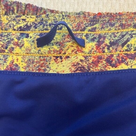 Lululemon Sea Wheeze Hotty Hot 2.5" inseam short aize 12L--Limited Edition - Picture 6 of 10